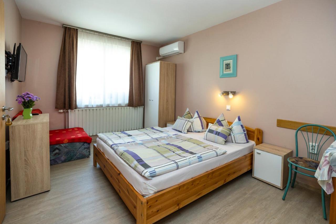 Cecey Apartman Eger Buitenkant foto