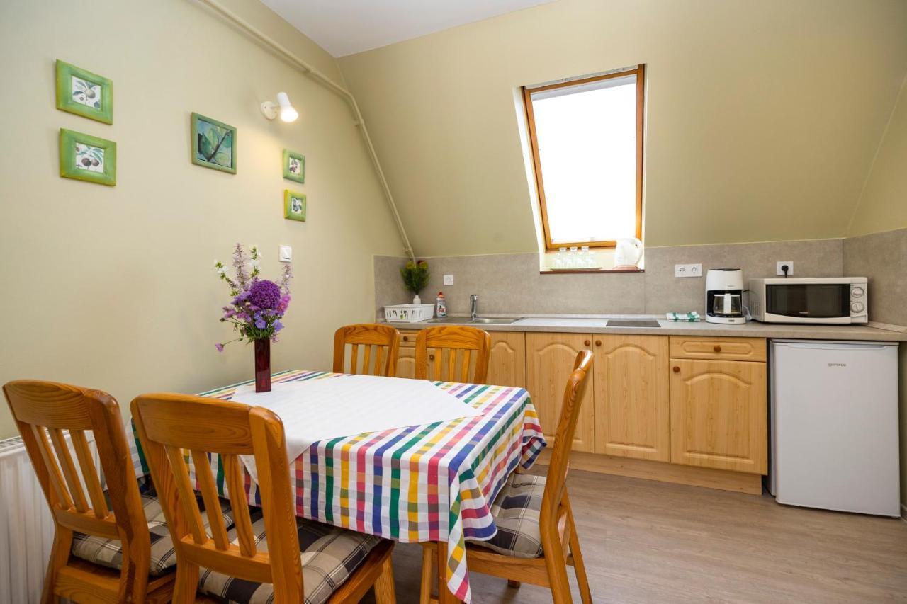 Cecey Apartman Eger Buitenkant foto