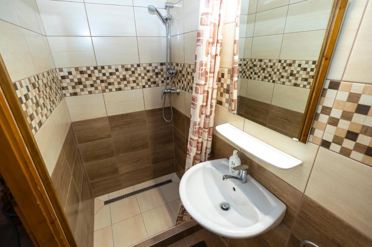 Cecey Apartman Eger Buitenkant foto
