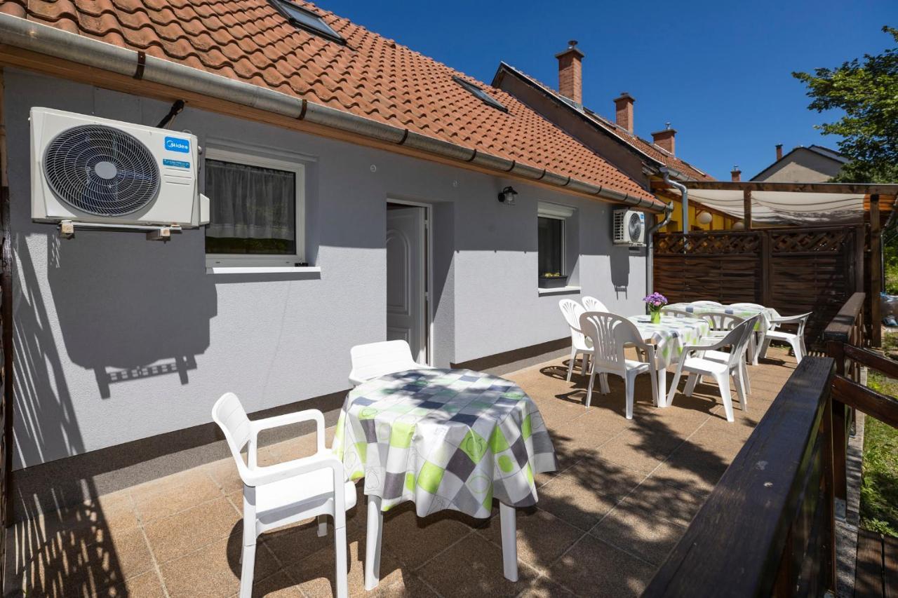 Cecey Apartman Eger Buitenkant foto
